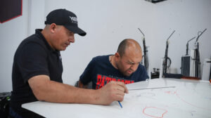 Curso de varillaje PDR en México: aprende a reparar abolladuras sin pintura con técnicas profesionales y aumenta tus ingresos en el sector automotriz.