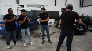 Curso de varillaje PDR en México: aprende a reparar abolladuras sin pintura con técnicas profesionales y aumenta tus ingresos en el sector automotriz.