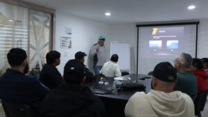 Curso de varillaje PDR en México: aprende a reparar abolladuras sin pintura con técnicas profesionales y aumenta tus ingresos en el sector automotriz.